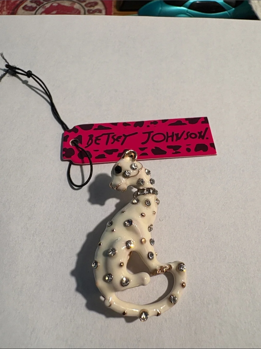 Betsey Johnson Cream Jeweled Cat Pendant/brooch Necklace